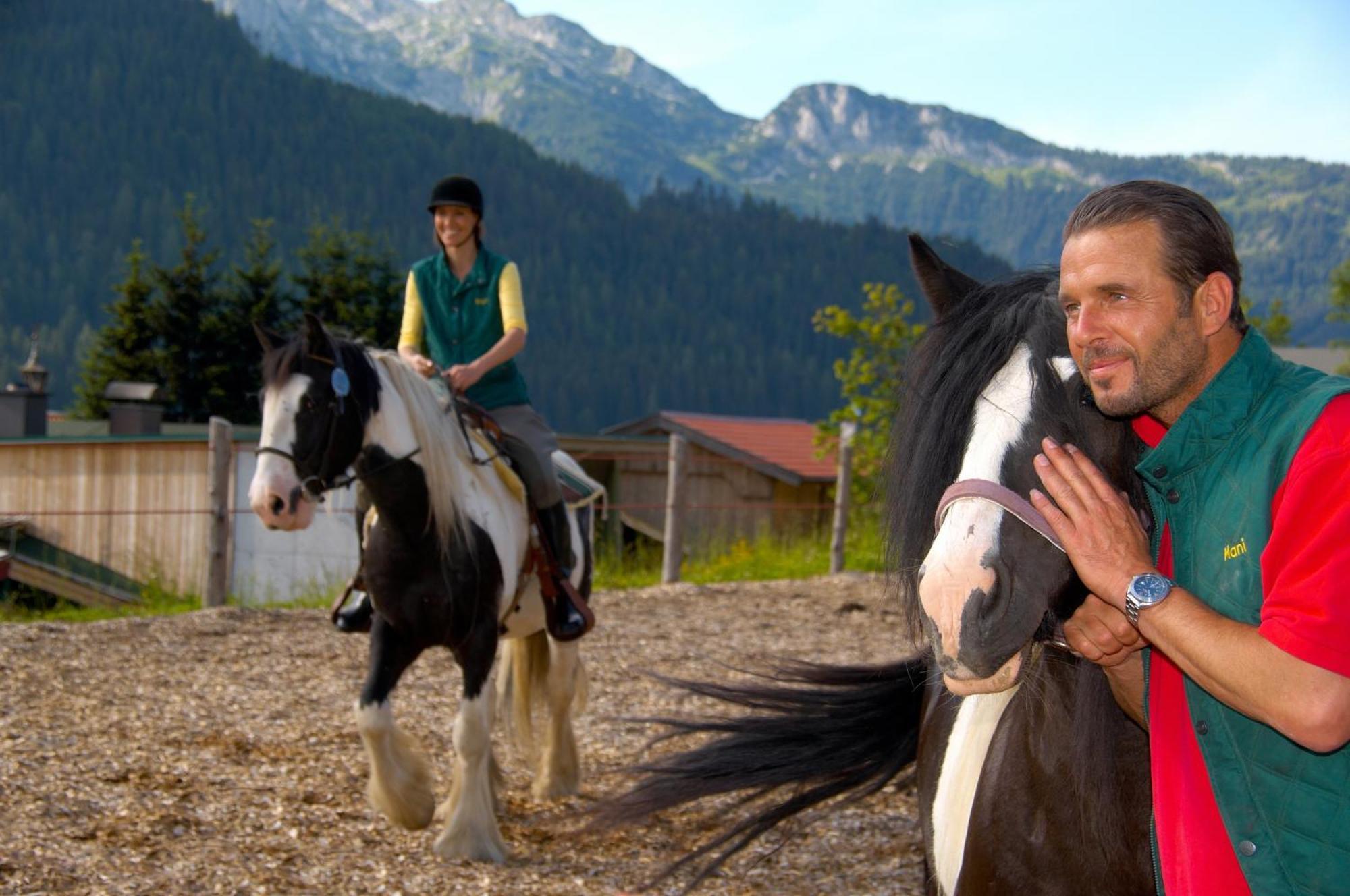 Wohlfuehlresort Und Feriengut Martinerhof Sankt Martin am Tennengebirge Luaran gambar