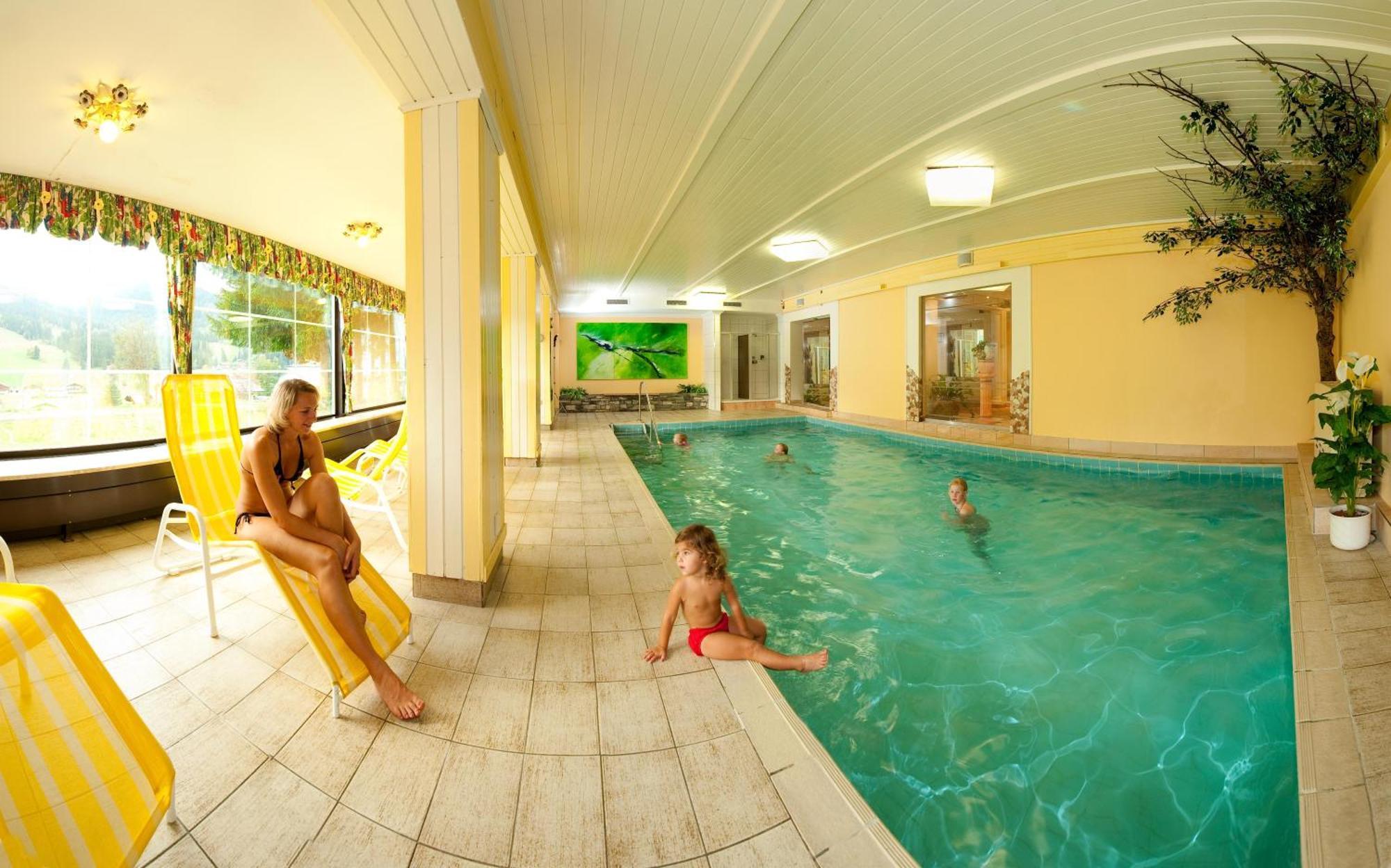 Wohlfuehlresort Und Feriengut Martinerhof Sankt Martin am Tennengebirge Luaran gambar