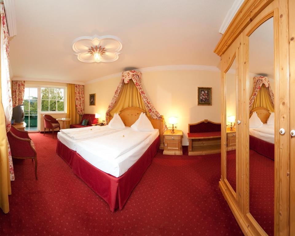 Wohlfuehlresort Und Feriengut Martinerhof Sankt Martin am Tennengebirge Bilik gambar