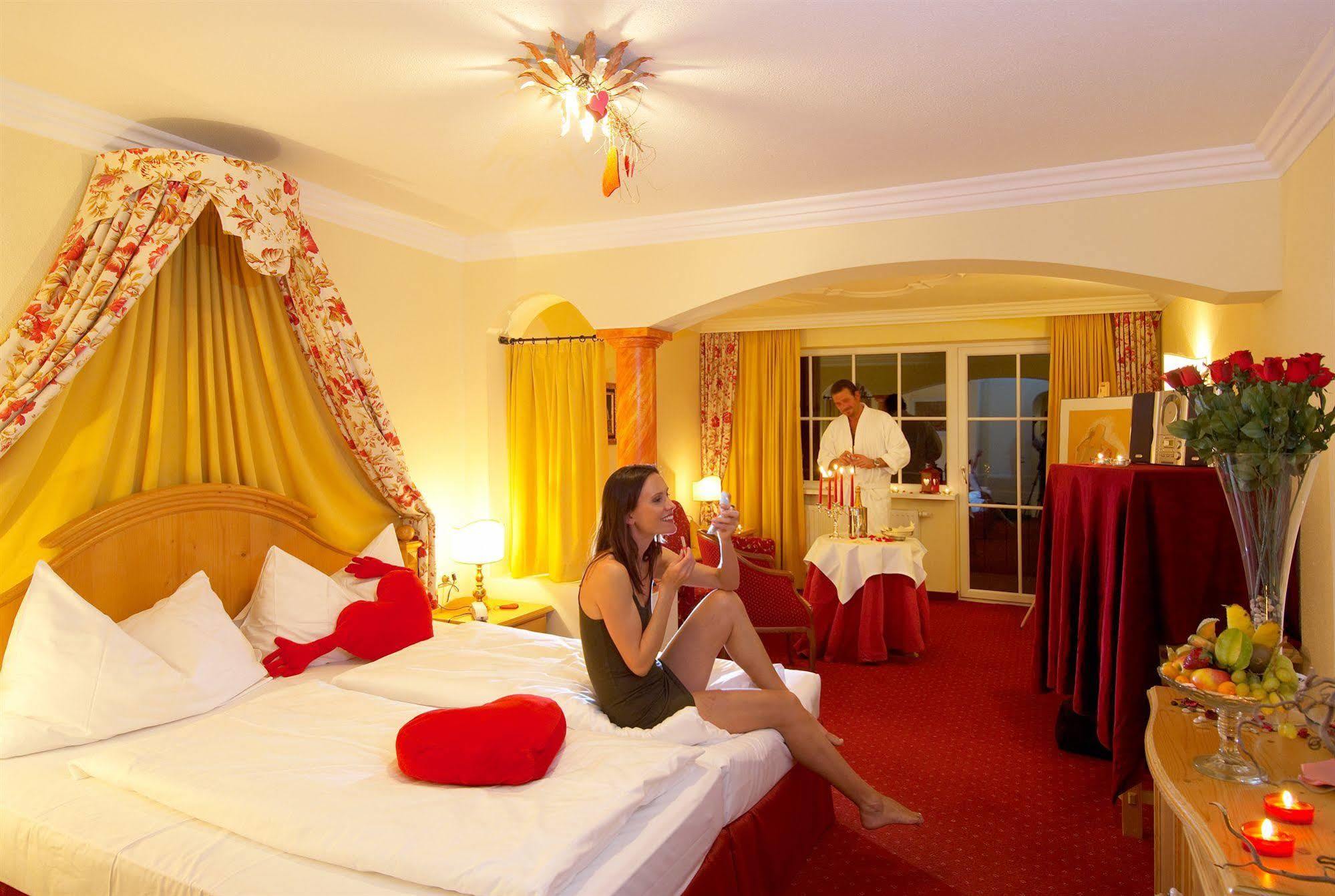 Wohlfuehlresort Und Feriengut Martinerhof Sankt Martin am Tennengebirge Luaran gambar