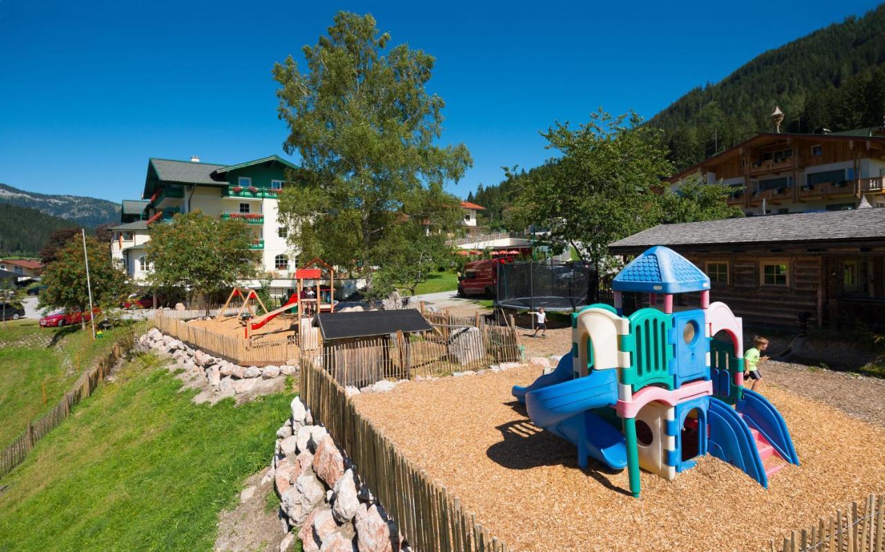 Wohlfuehlresort Und Feriengut Martinerhof Sankt Martin am Tennengebirge Luaran gambar