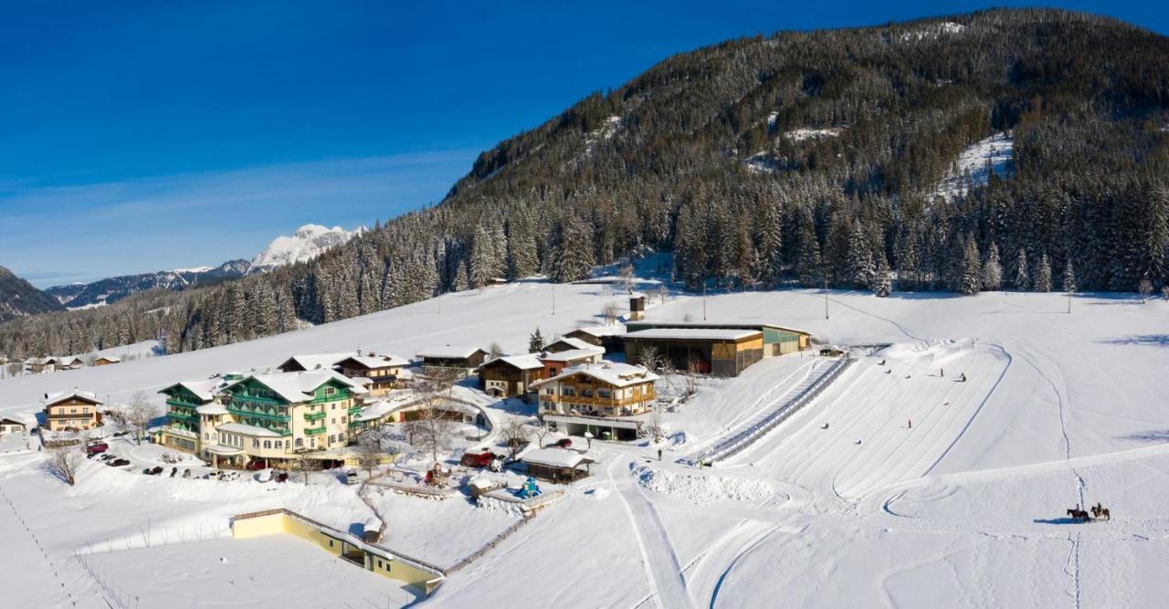 Wohlfuehlresort Und Feriengut Martinerhof Sankt Martin am Tennengebirge Luaran gambar