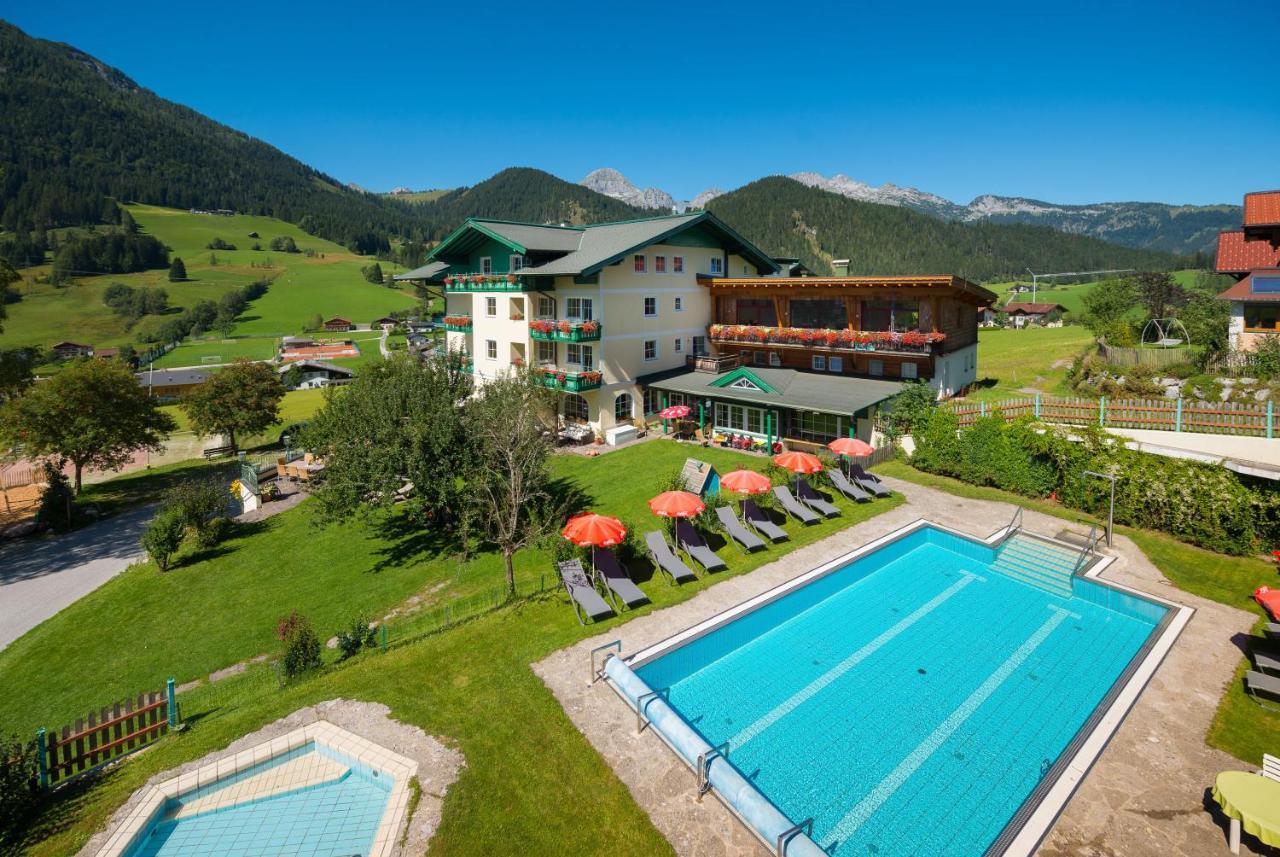 Wohlfuehlresort Und Feriengut Martinerhof Sankt Martin am Tennengebirge Luaran gambar